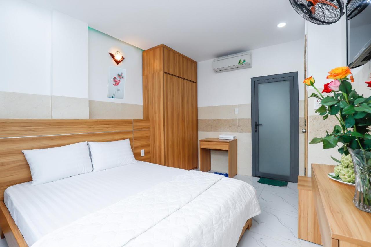 Luxury Hotel Ho Chi Minh City Exterior photo