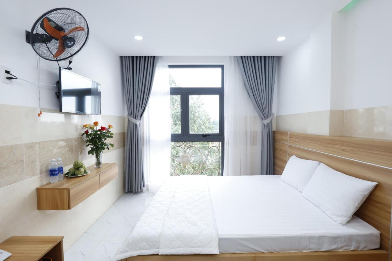 Luxury Hotel Ho Chi Minh City Exterior photo