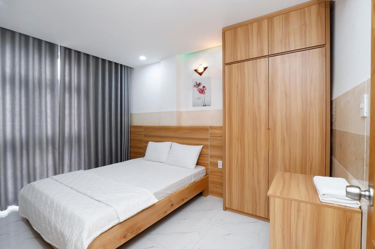 Luxury Hotel Ho Chi Minh City Exterior photo