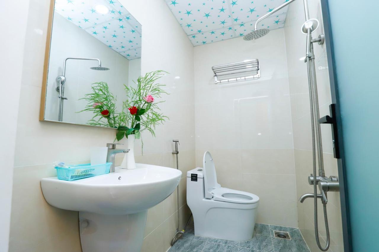 Luxury Hotel Ho Chi Minh City Exterior photo